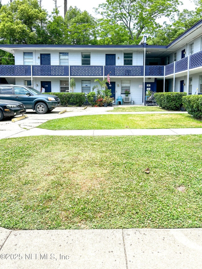 Photo - 1122 Woodruff Ave Unit 20
