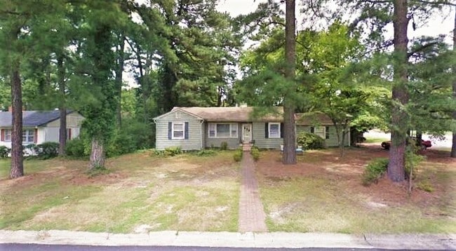 Building Photo - 5900 W Club Ln