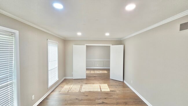 Photo - 3068 S Mendenhall Rd