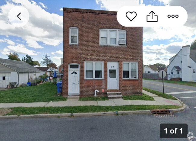 Building Photo - 24 Clum Ave Unit 2nd floor Rental