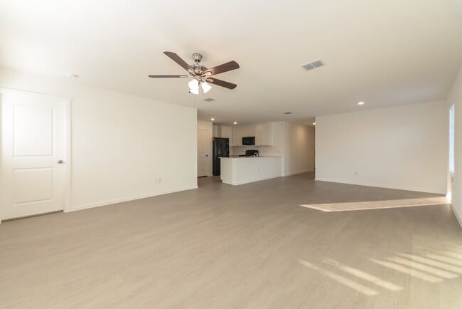 Photo - 140 Glenwood Dr