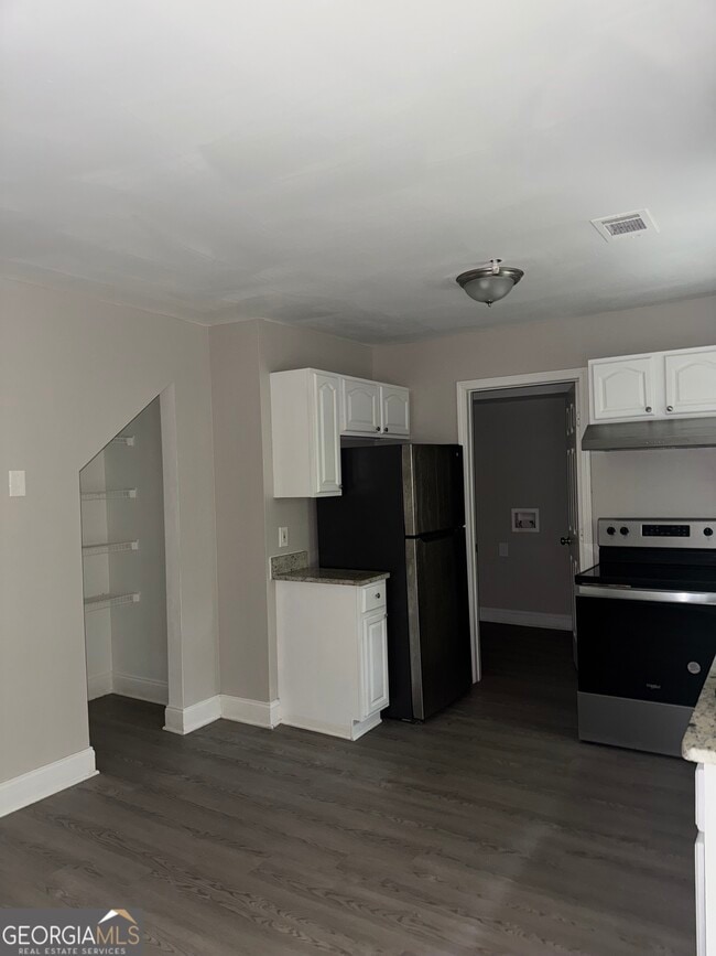 Photo - 1240 Pinedale Cir NW