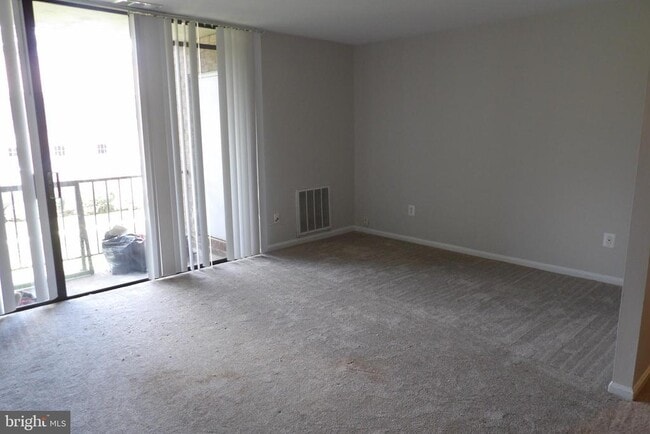 Building Photo - 762 Quince Orchard Blvd Unit 762-102 Rental