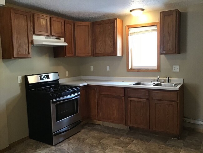 Photo - New!! Main Level 2 Bedroom in St Paul Dupl... Unidad A