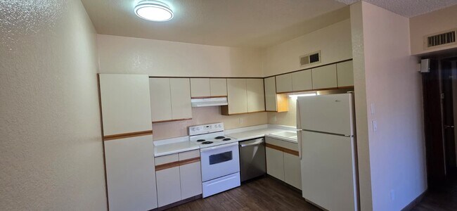Photo - 1041 N Mesa Dr Unidad 413 E Frost Cir
