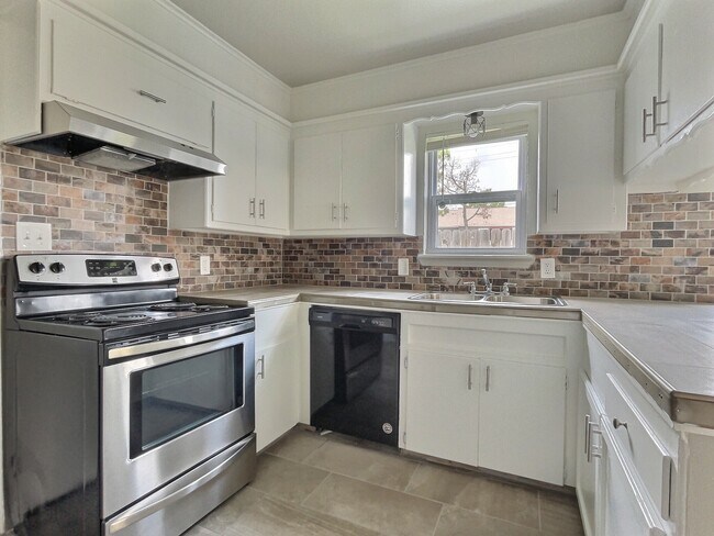 Photo - 6120 S Madison Plz Apartments Unit D
