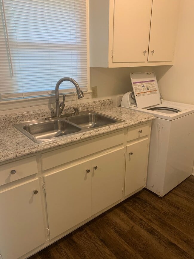 Photo - 3 Bed 1 Bath Home Available Fall 2026!