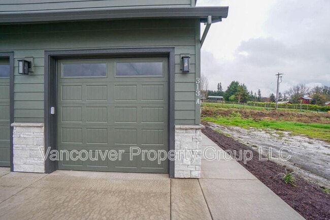 Photo - 313 E Caribou Ct