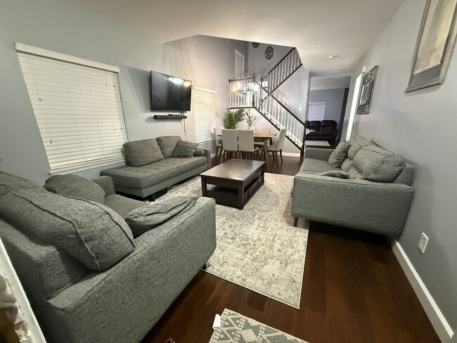 Photo - 689 Shannon Dr