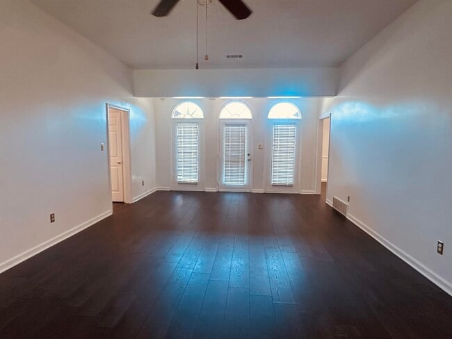 Photo - 8305 Crimson Creek Dr