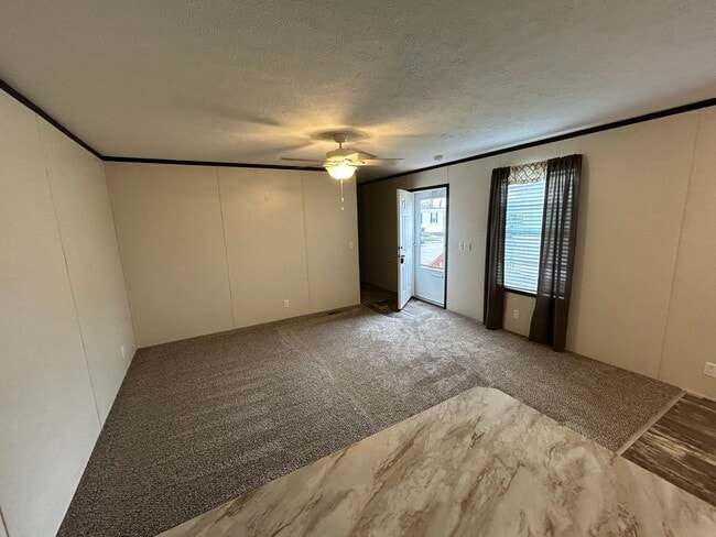 Photo - 691 Oregon St