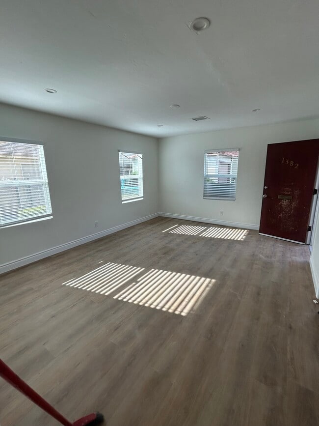 Photo - 1382 N Mountain View Ave Unit 1382