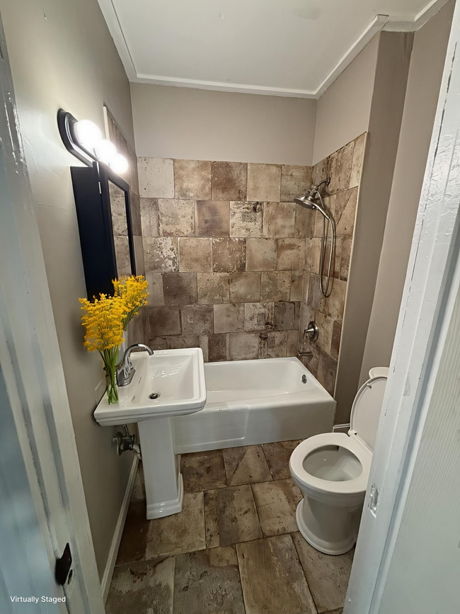 Photo - 154 Daly Ave