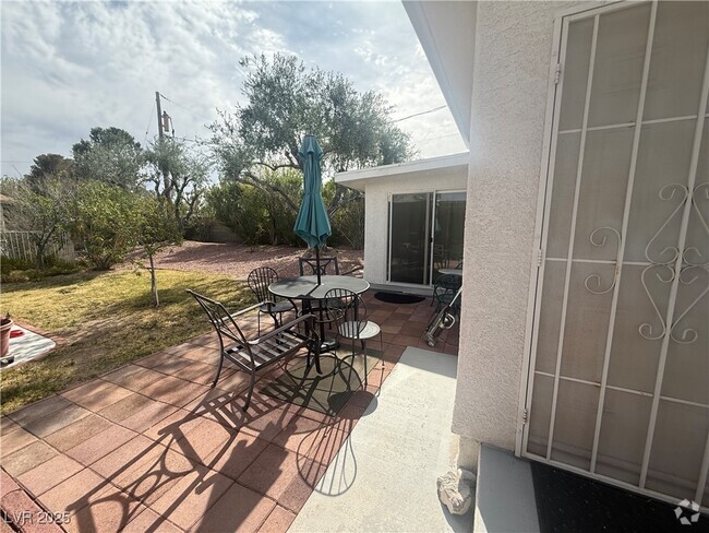 Building Photo - 2045 S Tenaya Way Rental