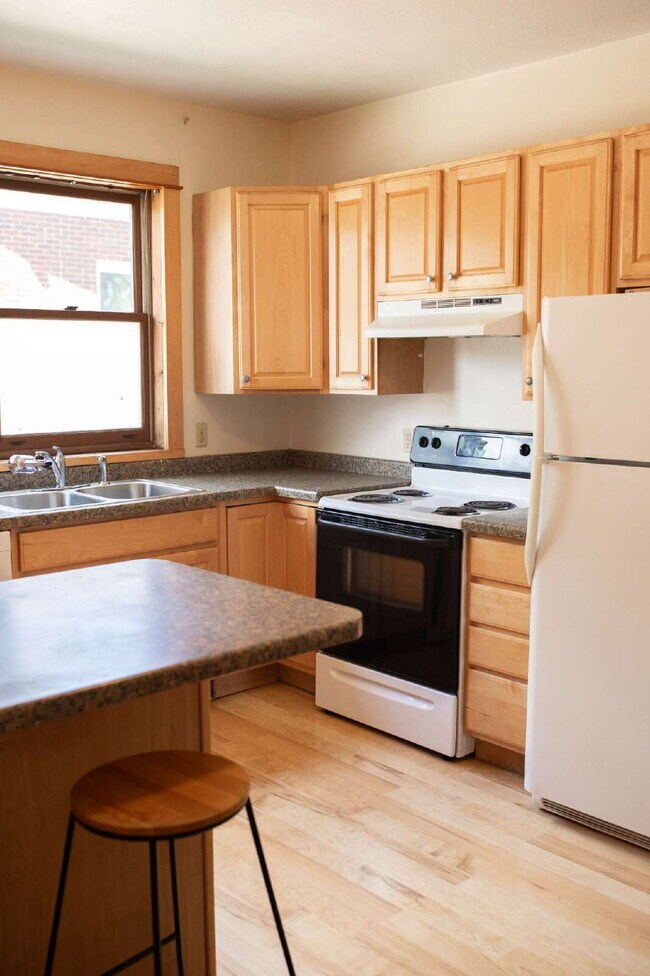 3 Bedroom, 1 Bathroom Duplex