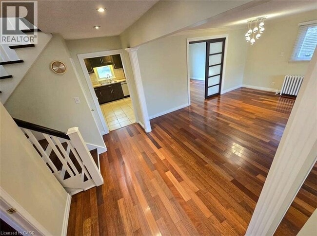 Photo - 1568 Cawthra Ct