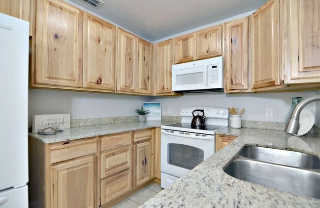 Photo - 3251 19th St N