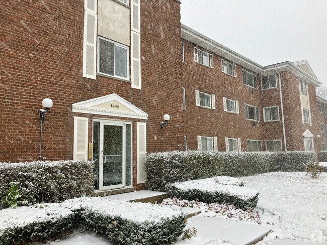 Building Photo - 8440 Skokie Blvd Unit 301 Rental