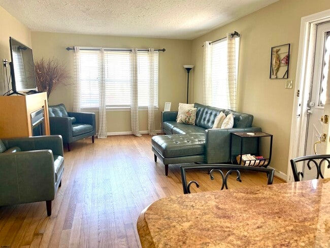 Photo - 108 N Wilson Ave Unit A