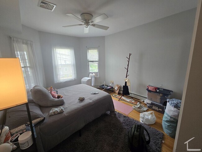 Photo - Newly Renovated 3 Bedroom Apartment With 2 Parking Spots Included Now Available!