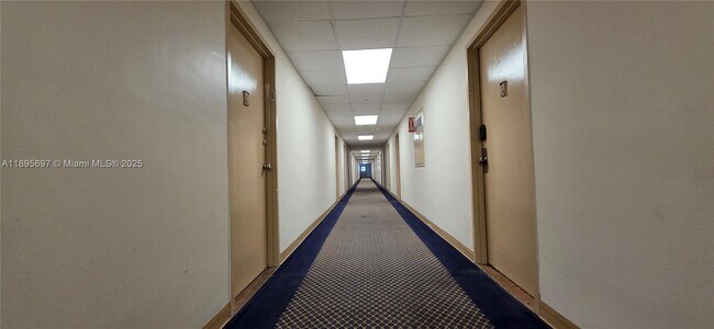 Photo - 400 Kings Point Dr Unidad 505