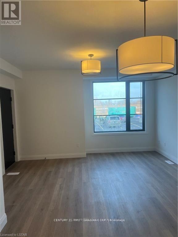 Photo - 3900 Savoy St