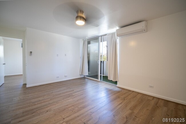 Photo - 1402 Piikoi St