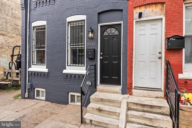 Building Photo - 2142 N Percy St