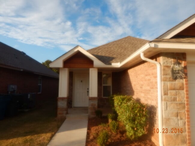 Photo - Great Home located in the heart of Edmond!  Highly Rated Edmond Schools