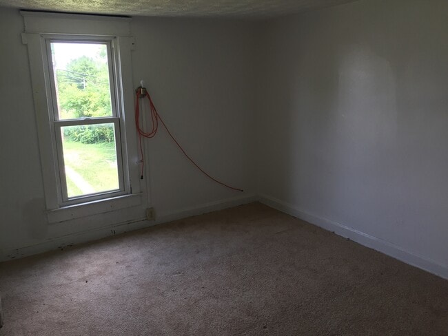 Photo - 2 bedrooms house big yard
