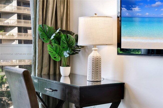 2951 S Bayshore Dr Unit 815