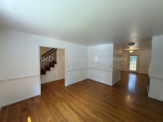 Photo - 431 Ridgemore St