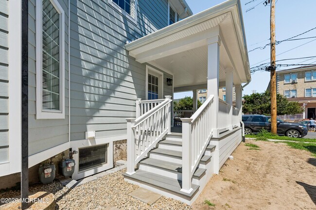 113 12th Ave
