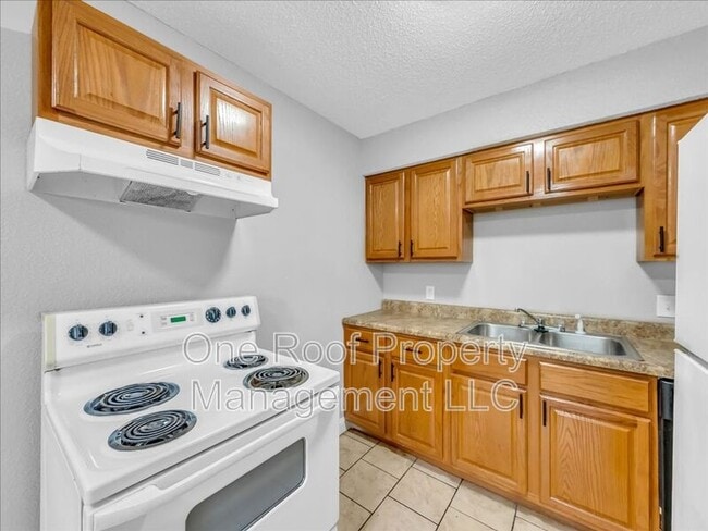 Building Photo - 2003 Chateau Dr