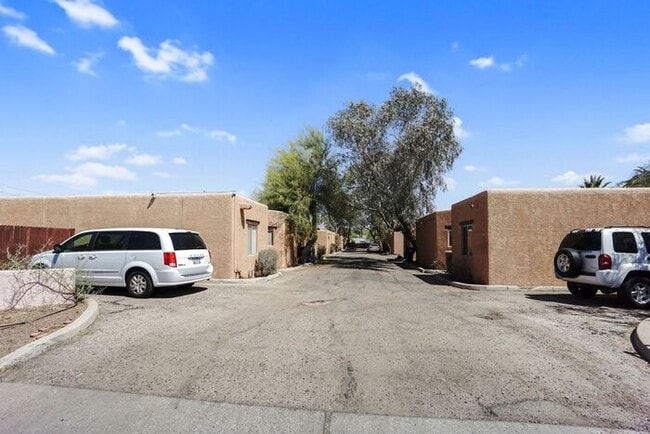 Photo - Spacious 2BR/1BA-Central Location
