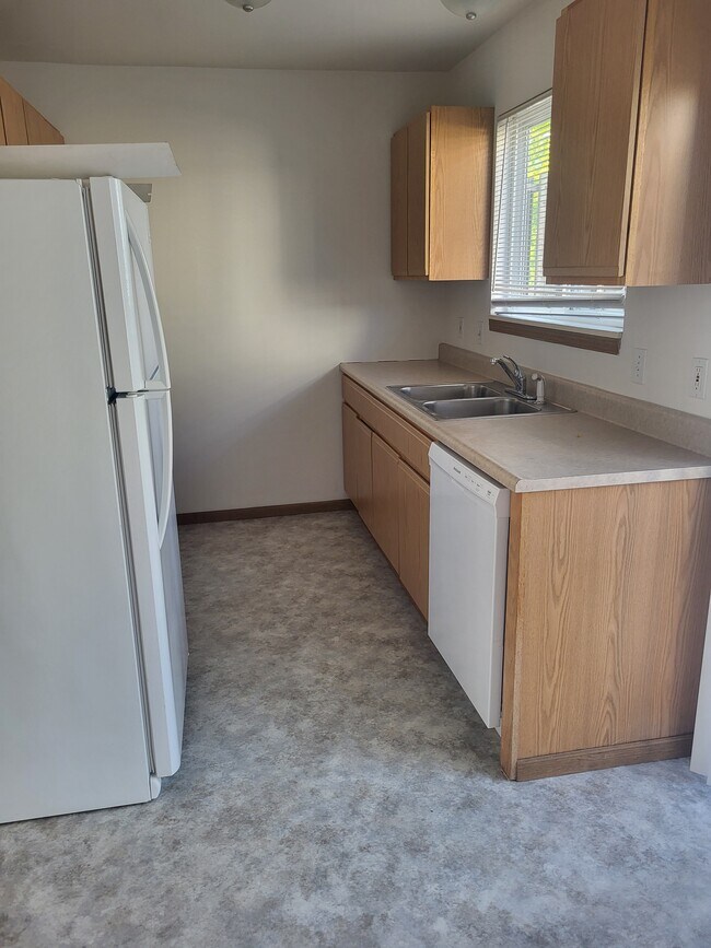 Photo - 4915 Universal St