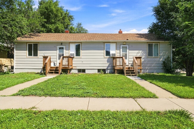Building Photo - 904 Willsie Ave