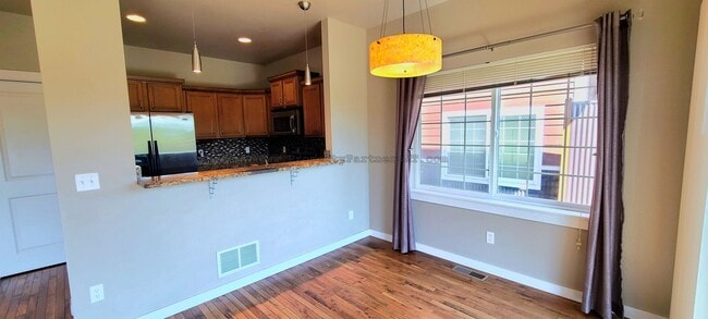 Photo - Beautiful 3 Bed 2.5 Bath Town house with ALL the amenities!