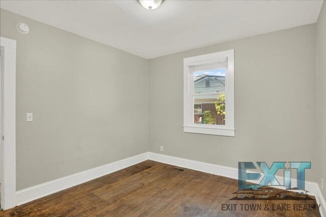 Photo - 2 Bedroom & 1 Bathroom Home