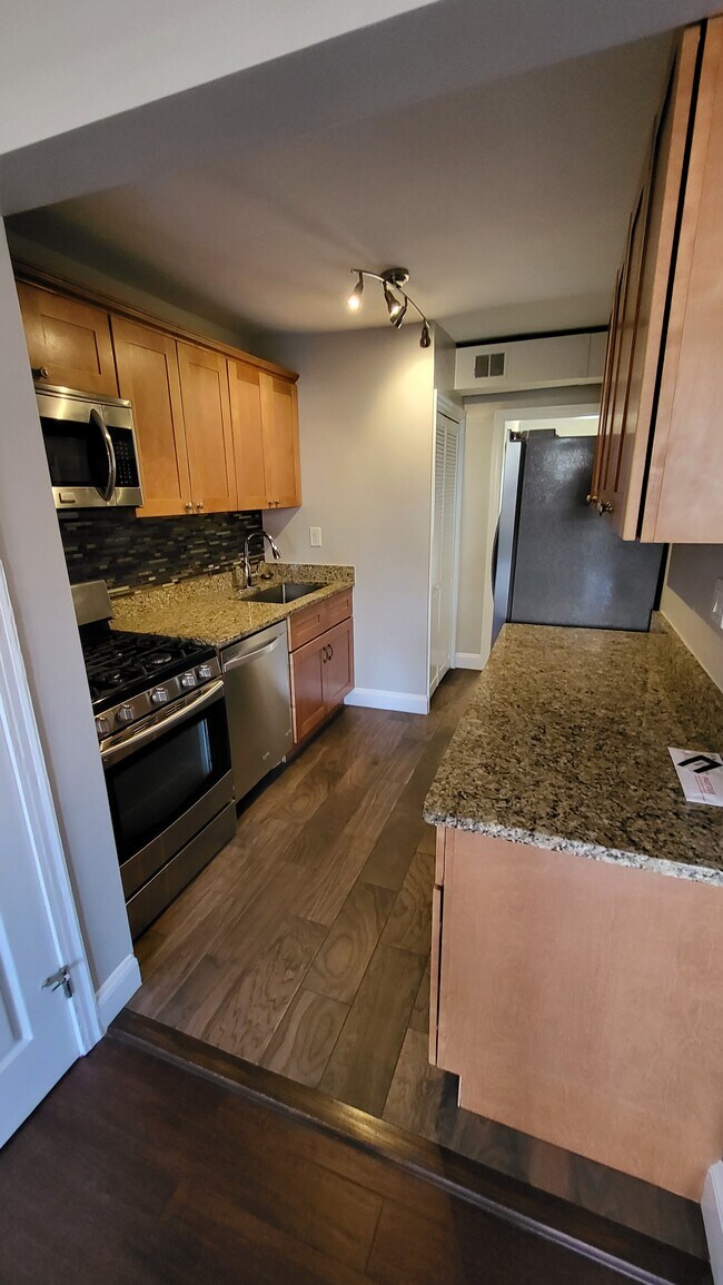 Photo - 1231 Penn St NE Unidad 4