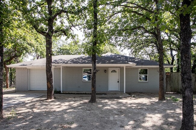 Photo - 840 Red Oak Ct