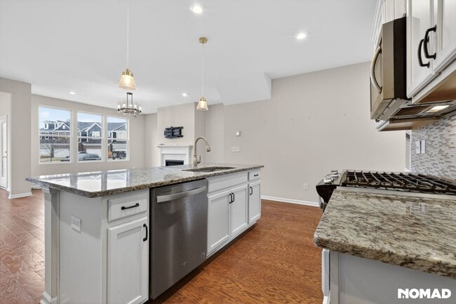 Photo - 2851 Fairgrove Cres