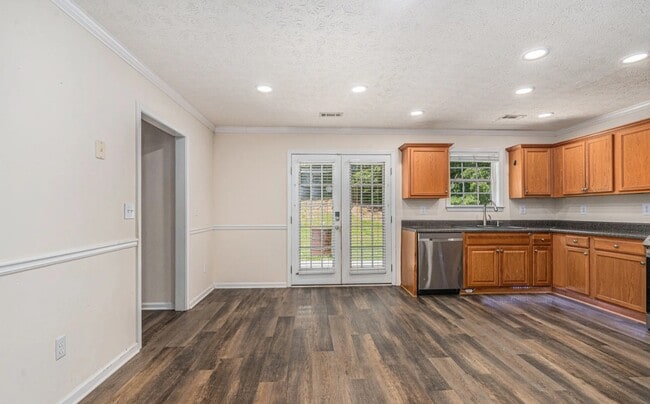 Photo - 220 Windpher Ridge