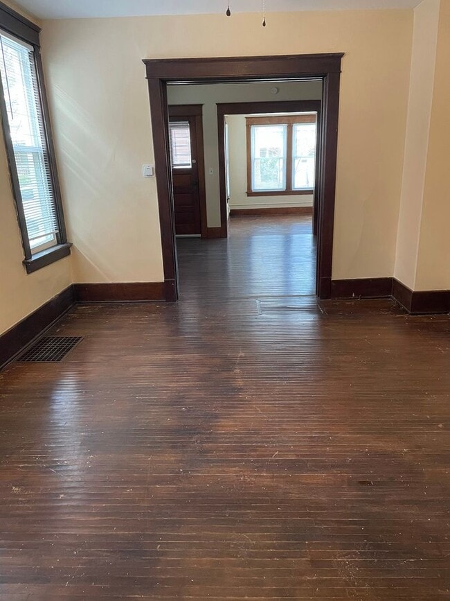 Photo - 917 W 7th St Apartment Unit 919 W 7th St - 1st Floor