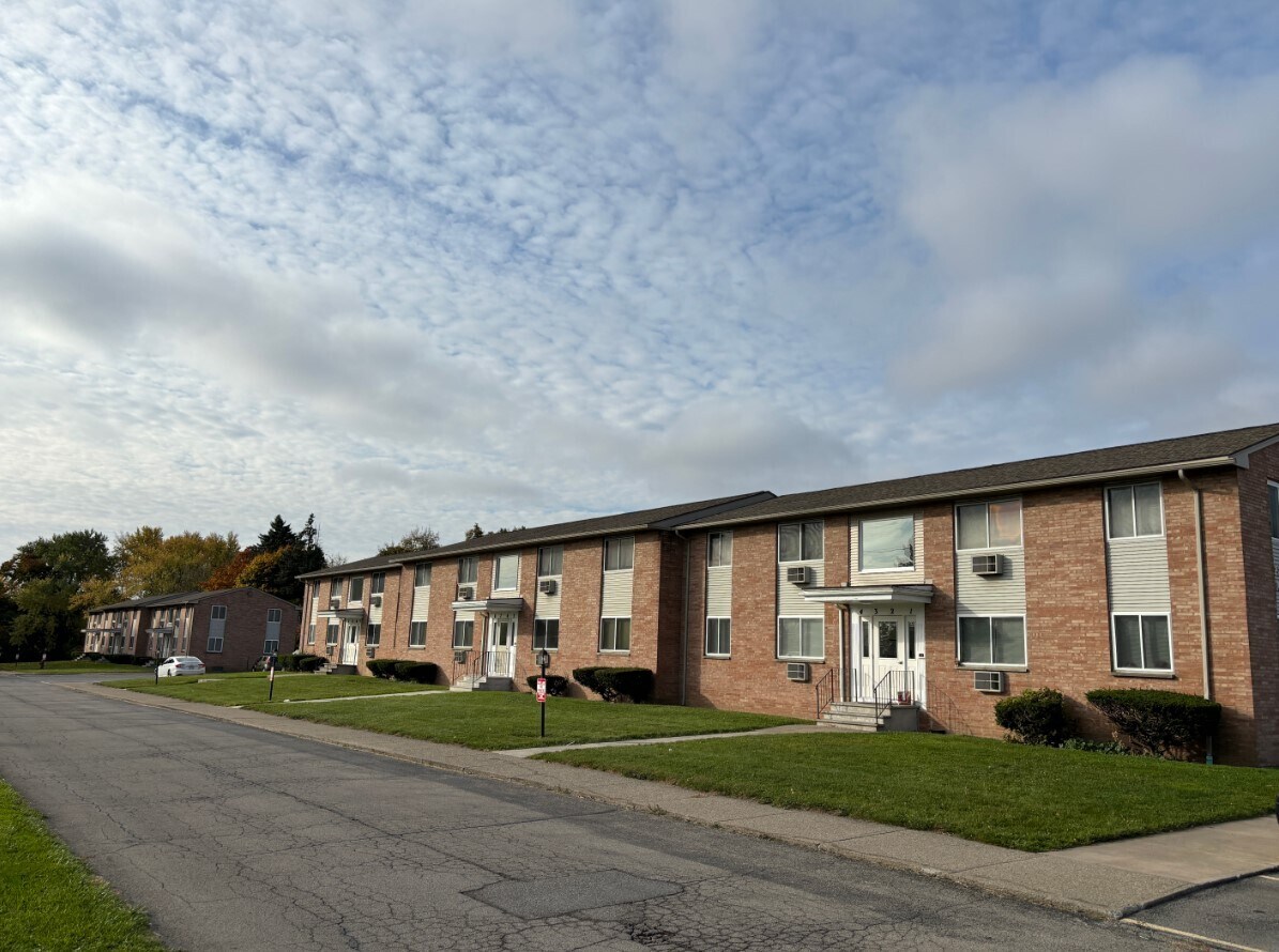 Photo - 2269 Lyell Ave