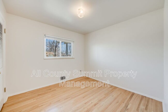 Photo - 2299 Zinnia Way