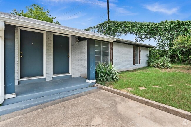 Building Photo - 2712 St Edwards Cir Rental