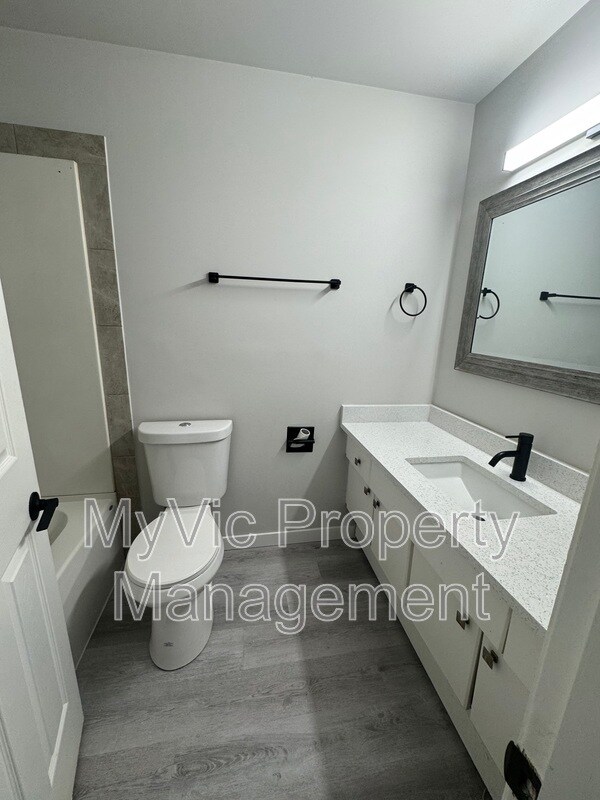 Photo - 10130-10159 159 St NW Unit One Bed