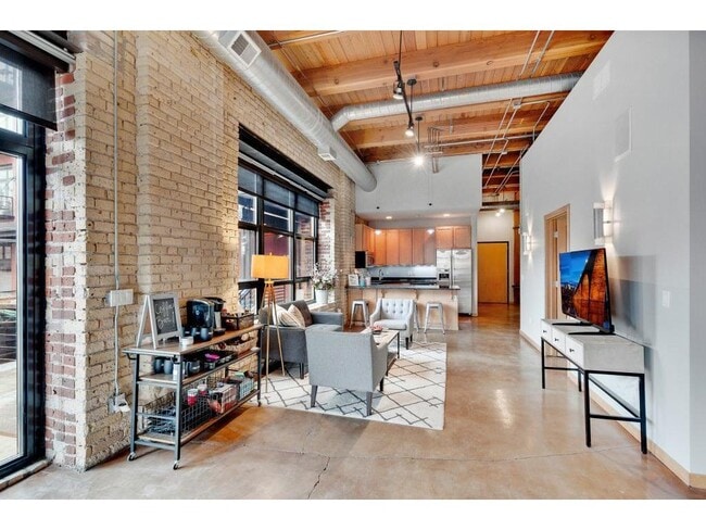 Photo - 607 Washington Ave S Unit 101