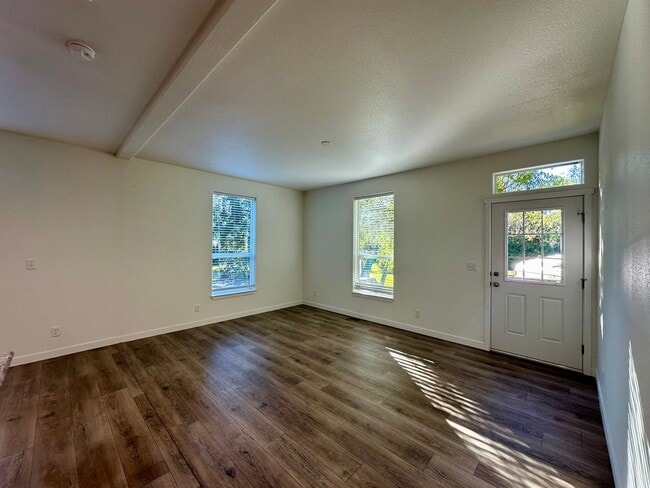 Photo - 1X2119-E Unit E